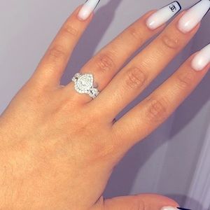 Neil Lane diamond pear wedding ring and band set .